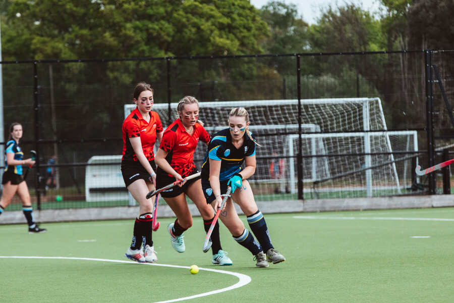 Varsity is taking place on Wednesday 1st May! It's an annual event between Solent University & BU that celebrates the outstanding sporting talents of students from both universities – and you can be there to cheer them on! Find out more here: ow.ly/qmuW50RglLT