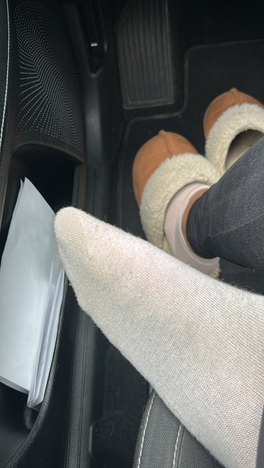 You are such a dork for my dirty white socks. https://t.co/N429JeDTsn