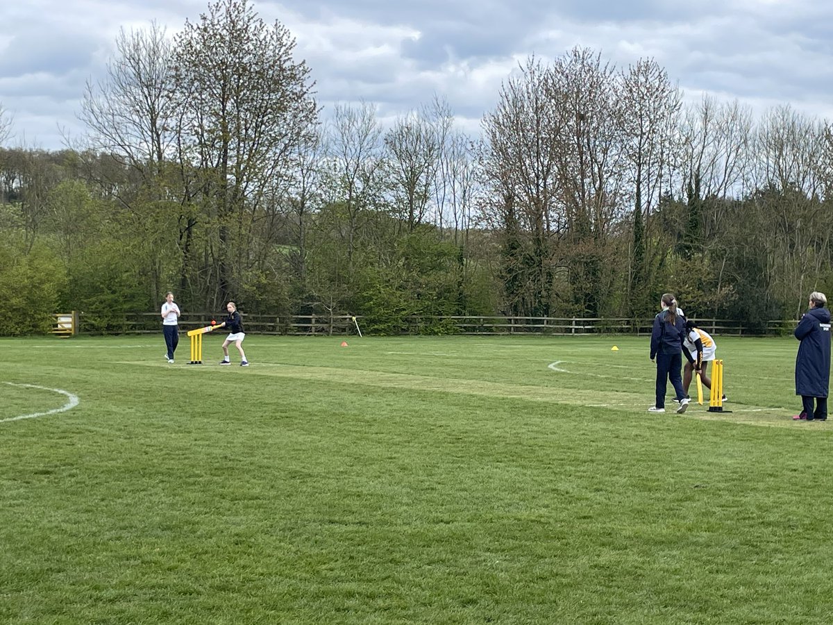 Huge thanks @ThorngrovePrep for some U13 softball 🏏 - see you in June for more fun! 🟡⚫️ #OratorySport