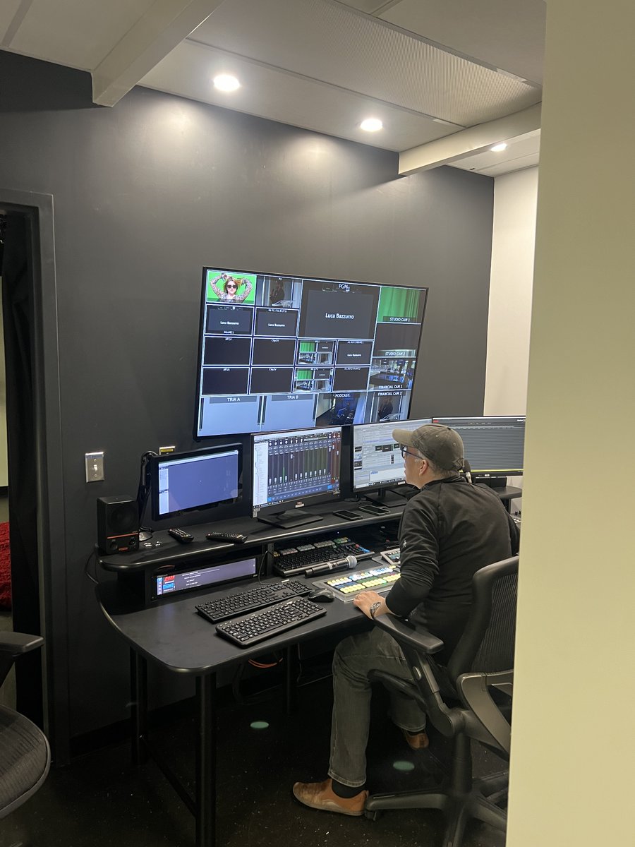 Today's Candid Capital: Innovator's Forum is being broadcast from the Hub350 Digital Media Lab. 💬 The Topic Tokenomics for Startups & Investors: Navigating the Web 3 Future 🎥 Powered by @RossVideoOttawa|@ross_video with the best tech in the industry. #hub350partner #event