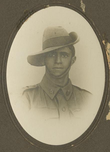 The State Library will be closed today in recognition of Anzac Day. Arthur Oxer was born in Exeter in 1894. He was was killed in action at #Gallipoli on 21 Aug 1915, the day before his 21st birthday. His diary is here: digital.collections.slsa.sa.gov.au/nodes/view/2493 Lest we forget #Anzac #AnzacDay