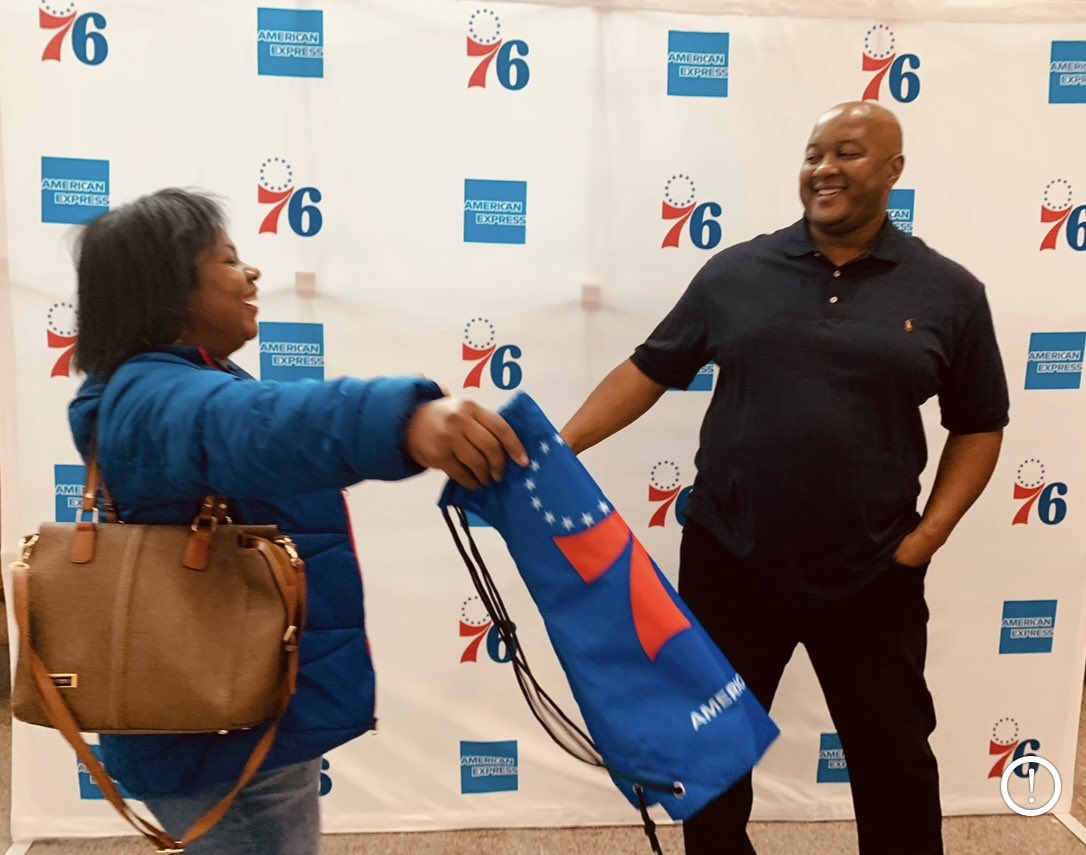 LaurenG02922312's tweet photo. 4/24- HAPPY BIRTHDAY ERIC SNOW! 🥳🎊❤️💙🔔🎂 #Sixersbirthday #EricSnow #Sixers https://t.co/AsG6VIdg3q