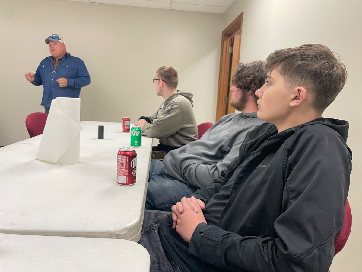 🏗️ Students in Construction Trades at @MitchellHS visited the IUOE Local 181 training center today! Students were able to learn about apprenticeship opportunities and experience what it is like to be an operator. #BuildYourFuture #futureoftrades #CTE