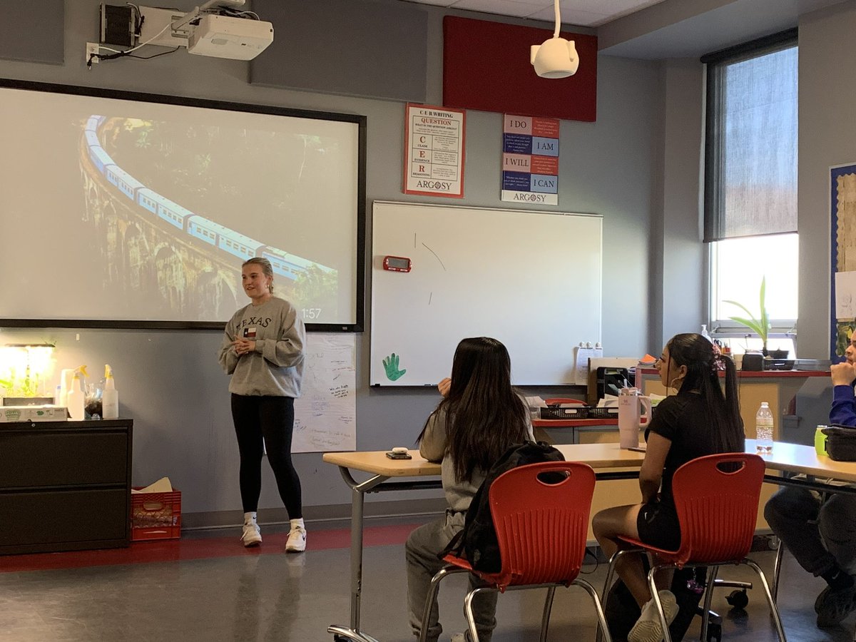 Celia came back as a Phlebotomy certificate grad to speak to an introduction to healthcare class at @argosycollegiate_ She shared her experience as a dual enrollment high school student, new career and her continuation of her education❤️Love when our students share! <a href="/BristolCC/">BristolCC</a>