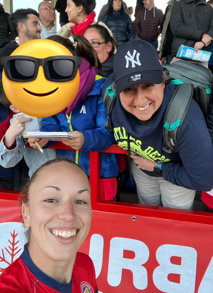 galisteas's tweet photo. El futbol femení no seria el mateix sense la gent que pica pedra

Gràcies @fclevantelp per la feina de formació i @UribeIrina pel teu esforç infinit 

(les botes molen moltíssim) https://t.co/UKojJLj8Pd