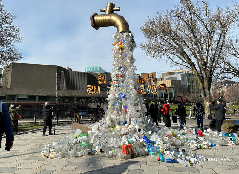 🔊 175 countries are trying to hammer out a global treaty to tackle plastic pollution. Listen to @ValerieVolco on the divisions at the negotiating table on the Reuters World News daily podcast reut.rs/3JxnQzh