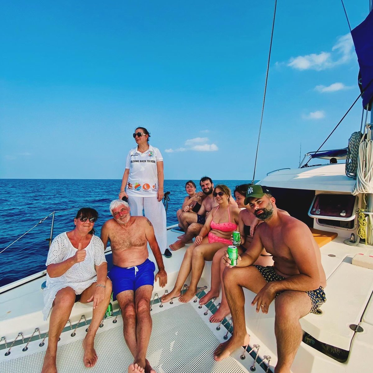 Sail with friends on @sabbawhitesandcatamaran private yatch experience, where gentle waves whisper love stories on the maldives skyline. ⛵️ 
.
.
#sabbabeachhotels #sabbasummersuite #sabbabeachsuite #sabbabeachvillasandspa #sabbawhitesandcatamaran #fodhdhoo #maldives #adventure…