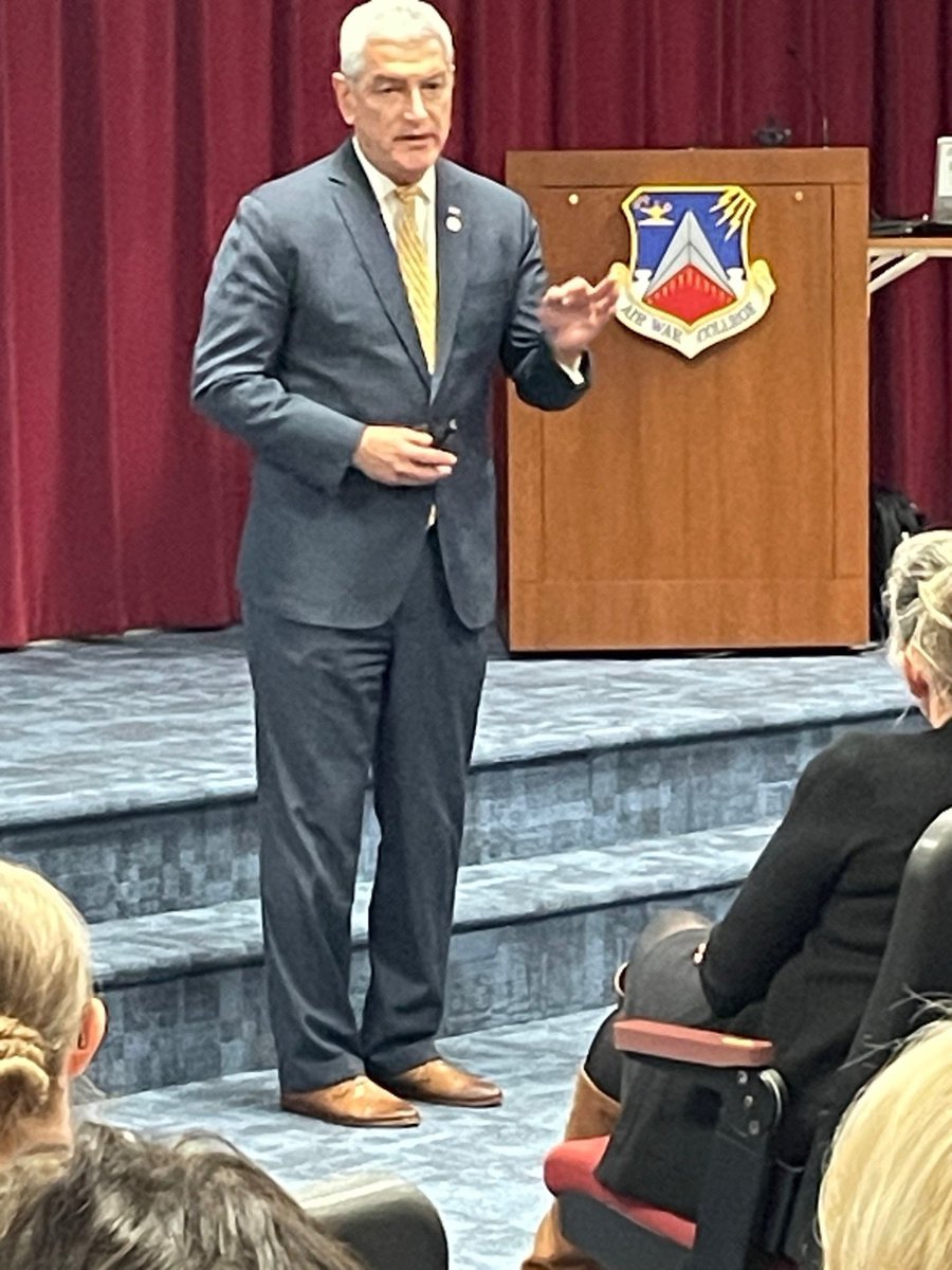 #HappeningToday The Director of @dodpaa, Maj. Gen. (Ret) Kelly McKeague spoke to students at @AirWarCollege and members of @AFCLC today. He discussed DPAA’s mission and its partnership with AFCLC. #AFCLCGlobalClassroom  #NeverForgotten #OurPromise