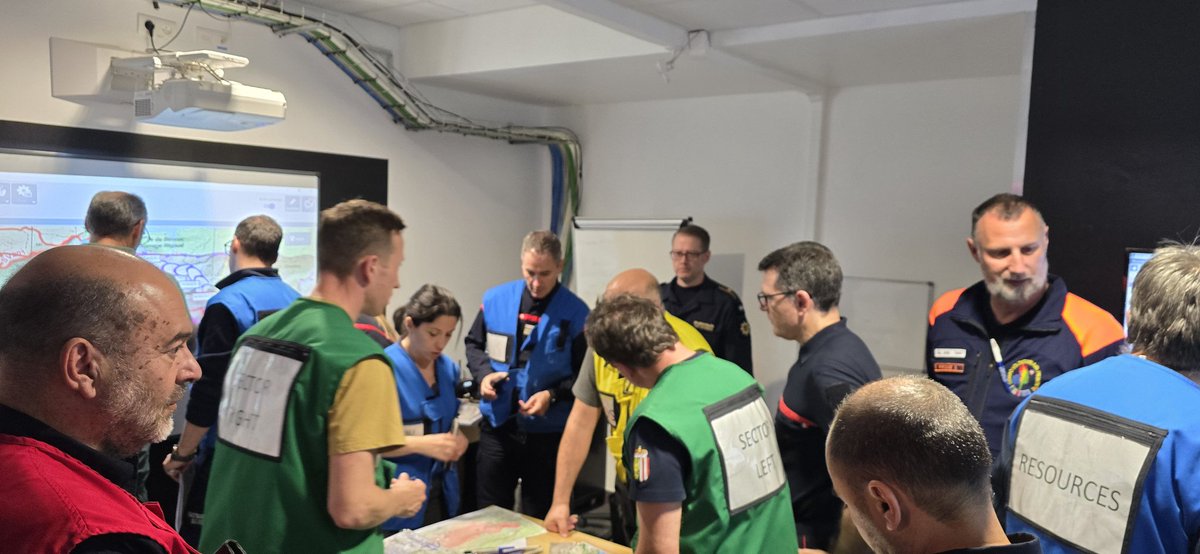 ECASCVALABRE's tweet photo. École d'Application de Sécurité Civile
Séminaire Européen FIRE-RES "Wildfire response interoperability at incident management level"
#SDIS #sécuritécivile #pompiersdefrance #ecasc #sapeurspompiers #UE #DGSCGC #valabre #ecasc #UE https://t.co/vY5I5BCHIY