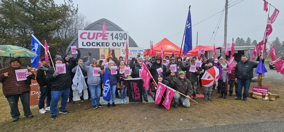 Yesterday the CUPE 1490 members in Black-River Matheson made a show of strength to their employer by letting them know that they won't return to a toxic workplace 💪🏾 By insisting on the ability to punish union members after the dispute is over, the union says that the Township…