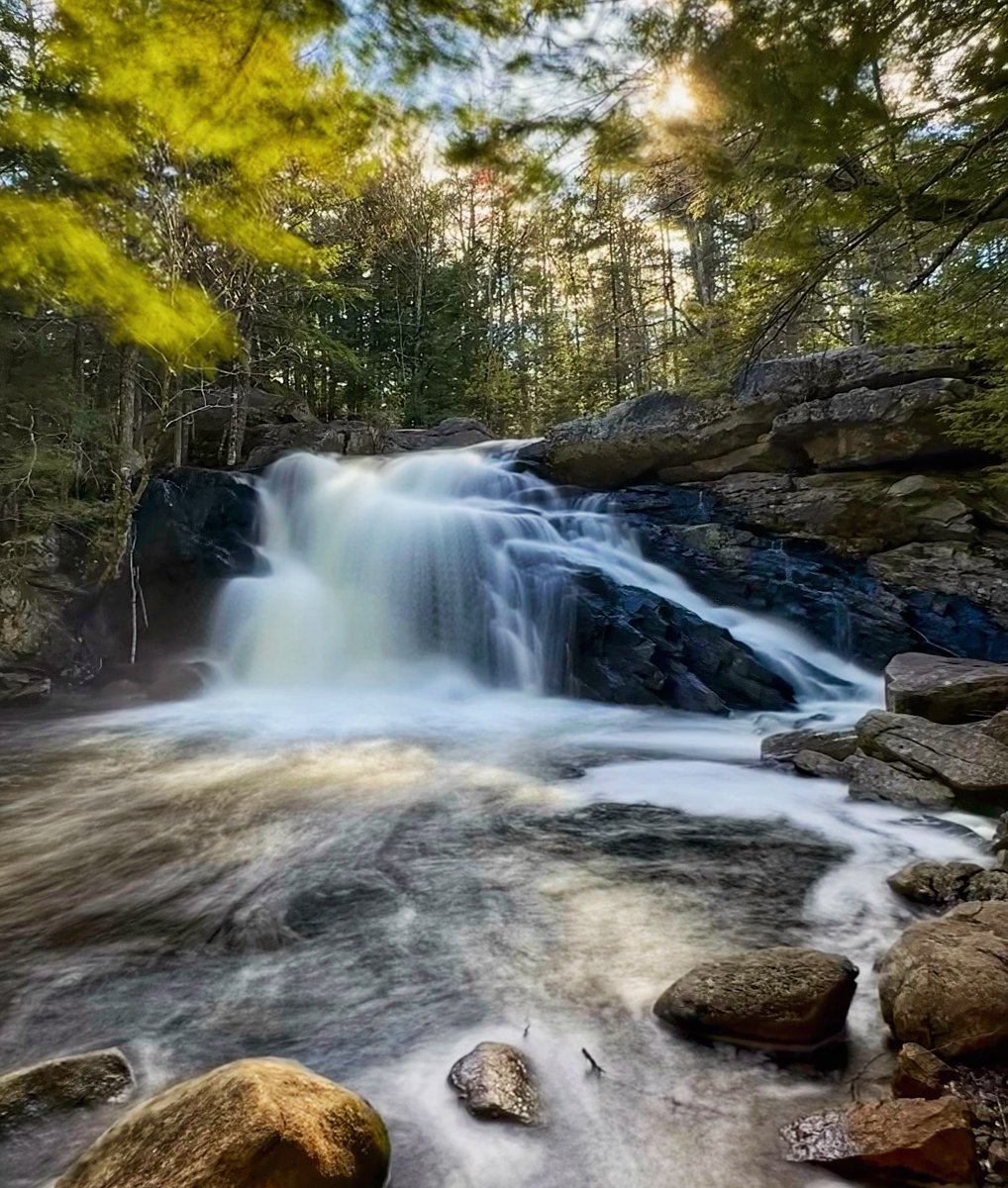 Happy Waterfall Wednesday! What waterfall do you want to go explore? 🏔 💧 #LiveFreeNH PC: @massdaytripping