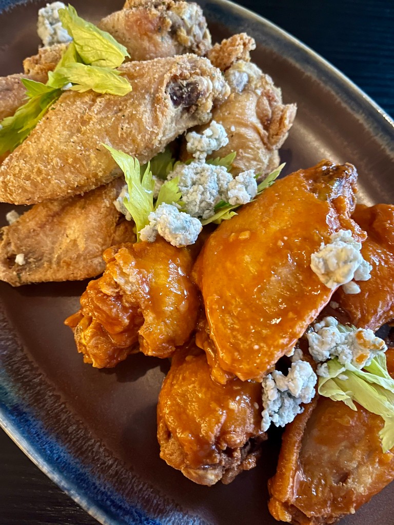 You know what day it is. 🔥🍗 Get $2 off wings during happy hour, 4-6:30pm. #wingwednesday #woodandpaddlemn
