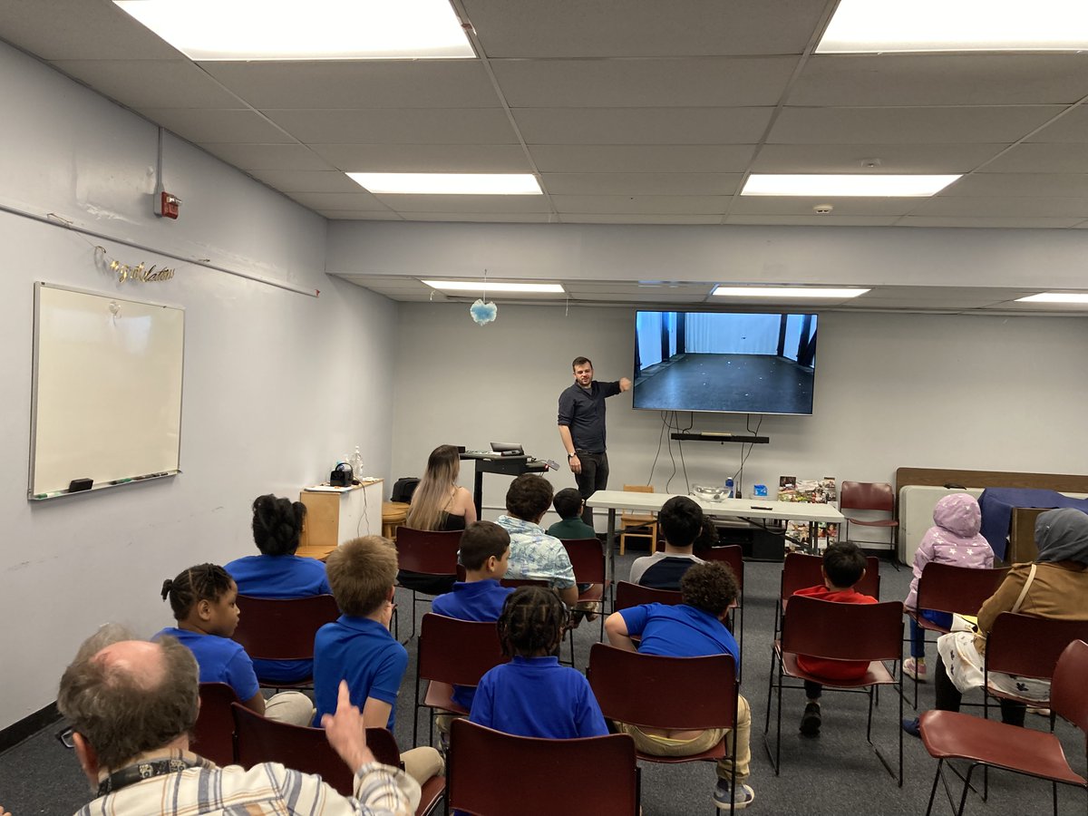 GRASPlab's tweet image. Thank you to everyone who came out to yesterday's Fun with Robots Week 3 event at the Roxborough Branch Library of Philadelphia! @FreeLibrary A BIG thank you to workshop leader Jake Welde!!!
Join us again next Tuesday!
#GRASP #GRASPLab #FunwithRobots