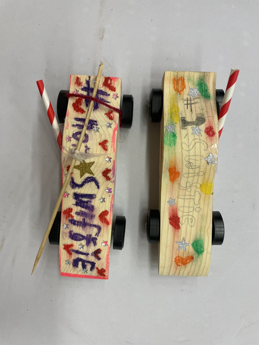 gafa_le_tae's tweet image. always wanted to be like the people who came in with cool projects when i did cub scouts 

tonight i did with @FormulaTrinity judging some very innovative cars with budding engineers! personal fave is the blade sellotaped as a front wing - ingenious way to ensure pole position 😭