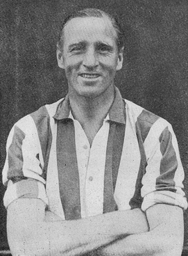 UtdDistrict's tweet photo. 1931: Tom Manley becomes #mufc's first academy player to appear for the first-team.

2024: Ethan Wheatley becomes #mufc's 250th academy player to appear for the first-team.

Since 1937, there has not been a matchday squad without a #MUAcademy graduate involved.

What a club. ❤️