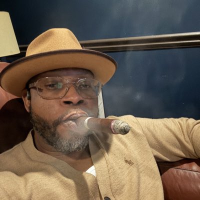 leafgarrett's tweet photo. #NewProfilePic https://t.co/Wjbfv3hSOf