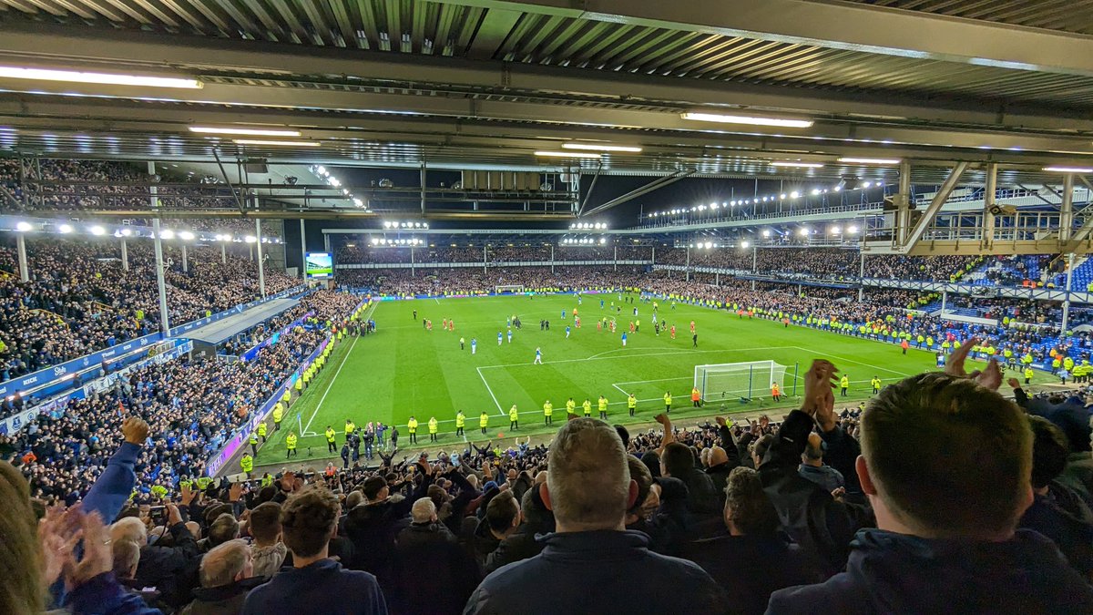 In my six years in Liverpool this is the happiest I have ever seen Goodison Park. Well played Everton, first #MerseysideDerby at Goodison for Dyche and last for Klopp. #EVELIV