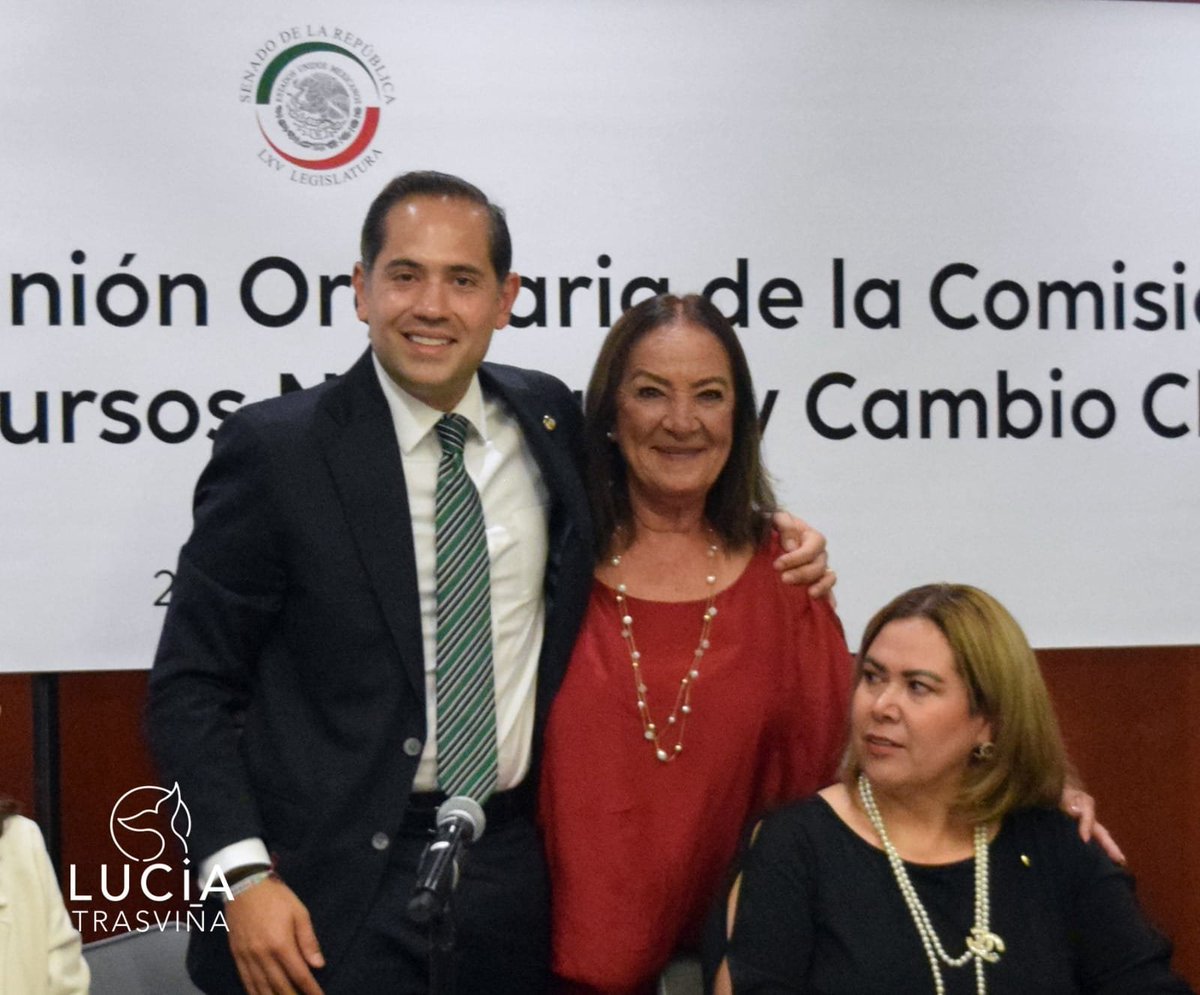 Luciatraswbcs's tweet photo. 🇲🇽🌱🌎 Quiero agradecer y reconocer el trabajo que mi querido amigo y compañero Senador @RaulBCCue hizo al frente de la @comarnacc, a su Secretaria Técnica Jatziri Pando y a todo su equipo por el excelente trabajo realizado durante estas legislaturas en favor del #MedioAmbiente. https://t.co/IDIx1cWk3i