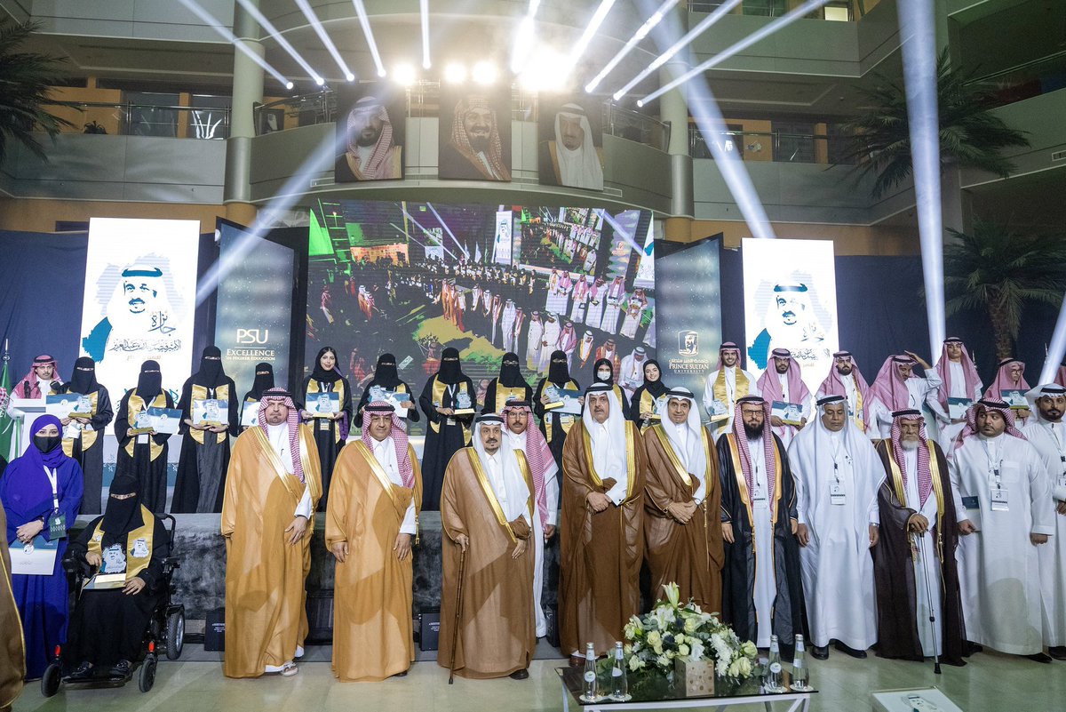 Nouf Asiri (@142noof) on Twitter photo سعيدة جدا بعرض إنجازاتي لسمو الأمير فيصل بن بندر ال سعود، أمير منطقة الرياض، واشكر جامعتي جامعة الملك سعود بن عبدالعزيز للعلوم الصحية <a href="/KSAU_HS/">جامعة الملك سعود بن عبدالعزيز للعلوم الصحية</a> و كلية العلوم الطبية التطبيقية <a href="/KSAU_HS_CAMS/">العلوم الطبية-الرياض</a> على ثقتهم ودعمهم.
أسأل الله عز وجل أن يجعل هذا الإنجاز دافعًا لي لمزيد من العطاء والتقدم. سعيدة جدا بعرض إنجازاتي لسمو الأمير فيصل بن بندر ال سعود، أمير منطقة الرياض، واشكر جامعتي جامعة الملك سعود بن عبدالعزيز للعلوم الصحية <a href="/KSAU_HS/">جامعة الملك سعود بن عبدالعزيز للعلوم الصحية</a> و كلية العلوم الطبية التطبيقية <a href="/KSAU_HS_CAMS/">العلوم الطبية-الرياض</a> على ثقتهم ودعمهم.
أسأل الله عز وجل أن يجعل هذا الإنجاز دافعًا لي لمزيد من العطاء والتقدم.