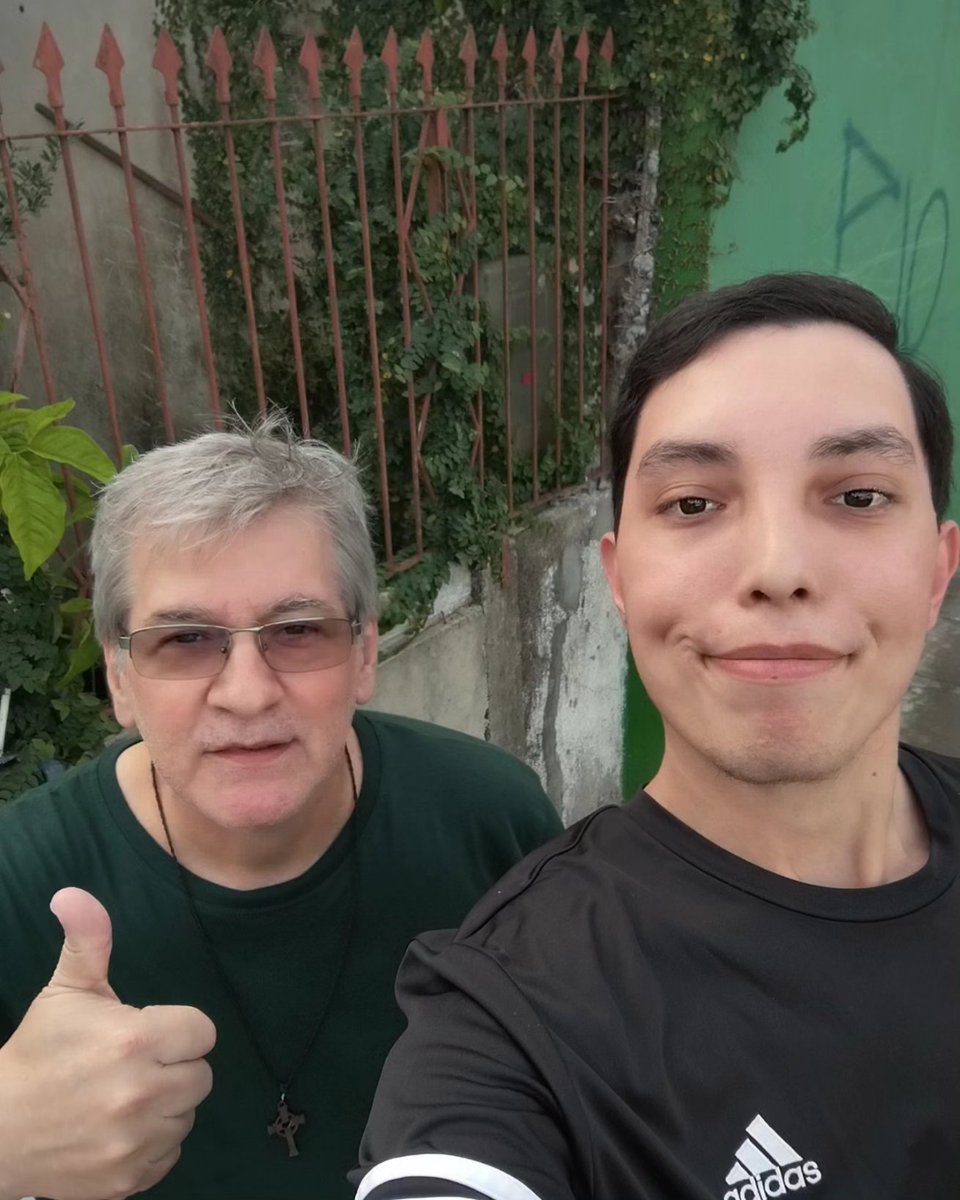 Ontem foi um dia maravilhoso demais eu e o meu amigo Daniel orlando conversamos e rimos muito obrigado gratidão amigo  em Canoas centro RS 🙏🙌