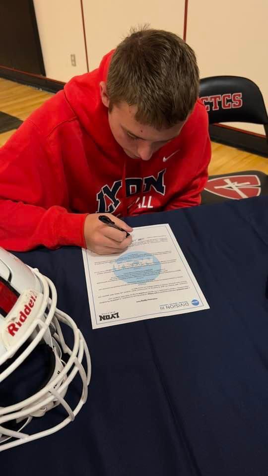 ZachZuelsdorf's tweet photo. I’m excited to announce that I have officially signed to Lyon college! Thank you @LyonHBC @CoachLawhorn @_Lyon_Football for giving me the opportunity to continue my athletic career. 
@Leifj4 @itrainullc @streetziam @QBHitList @TrentonLuera14 https://t.co/9bS8oB6MdB