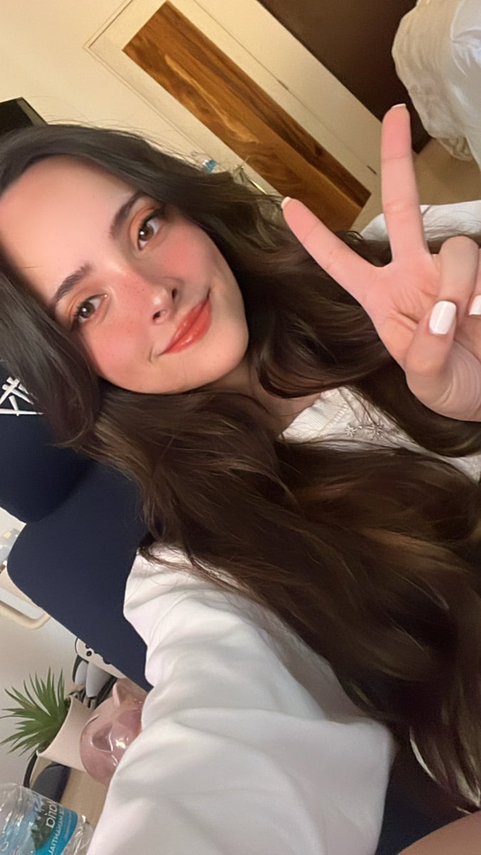 Hoy stream larguito como mi frente :) twitch.tv/vickypalami