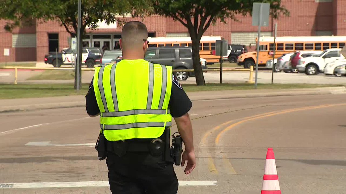 UPDATE: @ArlingtonPD say 1 victim was taken to the hospital after the shooting at Arlington Bowie High School on Wednesday afternoon. READ MORE: fox4news.com/news/arlington…