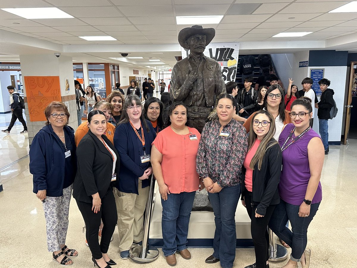 On this Administrative Assistants week, we would like to recognize our amazing office staff! Thank you ladies for all that you do for our Rangers!🧡💙 @Riverside_4ever