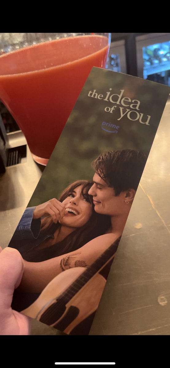 Just seen #TheIdeaofYou and it’s a lot of fun! And there’s a scene at the start that perfectly sums up modern dating so I was like “same girl, you go get your knock-off Harry Styles who actually listens when you talk and has emotional depth”.