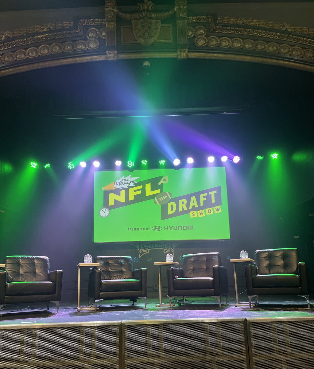 elizpaige's tweet image. Buncha first rounders taking the stage tonight at @StAndrewsHall 🏈💚