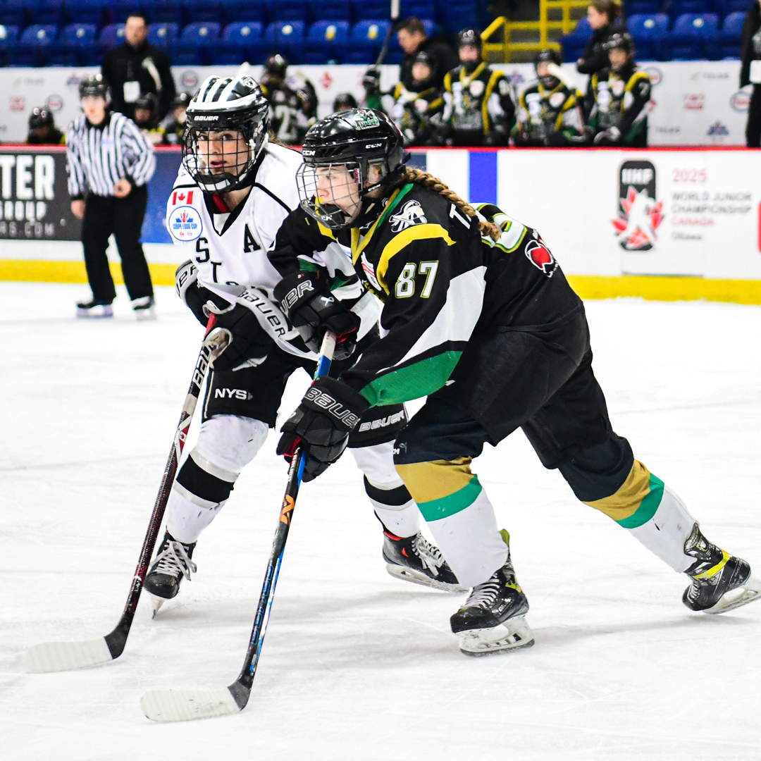 AFTER 1 | The @nyshockey get one, but the Intrépide score twice to take a 2-1 lead. APRÈS 20 MIN | Un but pour le @nyshockey, mais deux pour l’Intrépide, qui mène 2-1. #EssoCup | #CoupeEsso | @ImperialOil