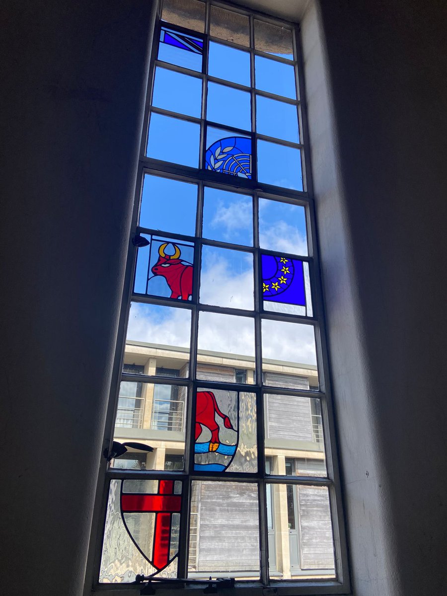 A beautiful day to admire the @StAnnesLibrary stained glass (by the late Dr Hazel Rossotti) today. Thanks to Lauren for the photos!