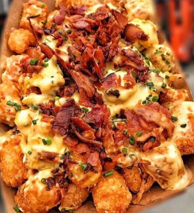 Bacon 🥓 and Cheese 🧀 Tater Tots homecookingvsfastfood.com #homecooking #food #recipes #foodpic #foodie #foodlover #cooking #hungry #goodfood #foodpoll #yummy #homecookingvsfastfood #food #fastfood #foodie #yum