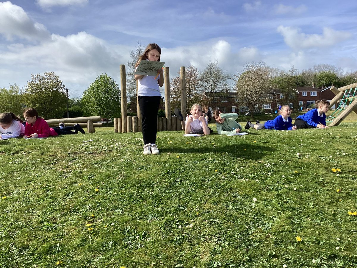 MissGmg's tweet photo. The children had a lovely time drawing a picture of our local area which they then had to label in Welsh and Breton. There are a lot of similarities between the languages! #OutdoorLearningWeek https://t.co/VUhn3jgMsf