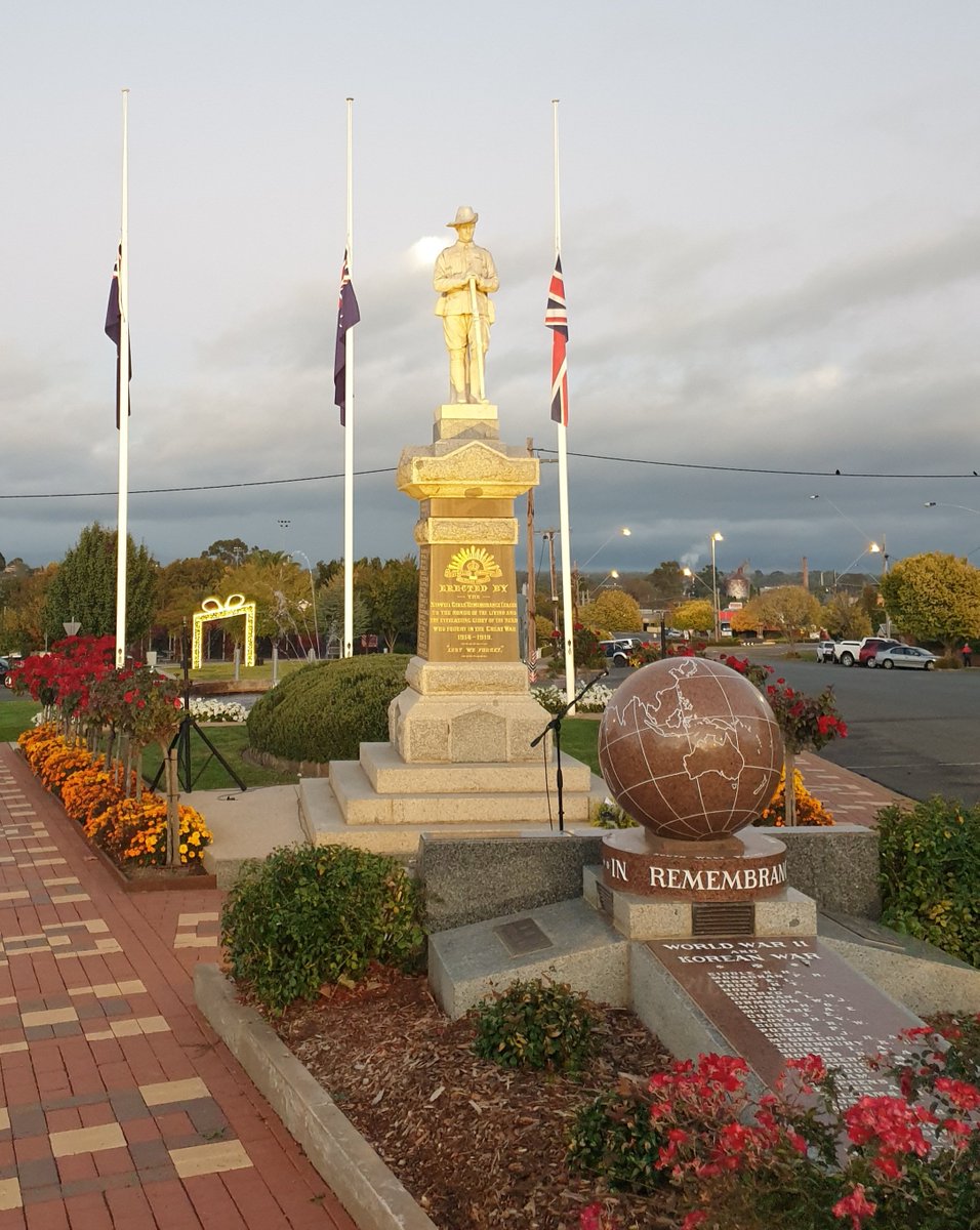 Dawn* in Stawell for #AnzacDay2024

*It was dawn when I arrived, but then there was the ceremony, and gunfire** breakfast.

**Not actually gunfire, there was no Bundy in my Bushell's.