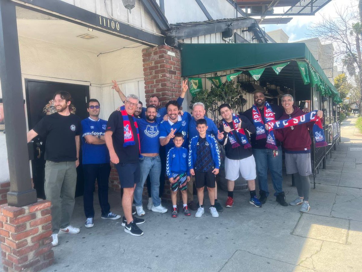 We had plenty to celebrate with our Palace pub pals today. 🍻 UP THE F’N TOFFEES!! 🔵