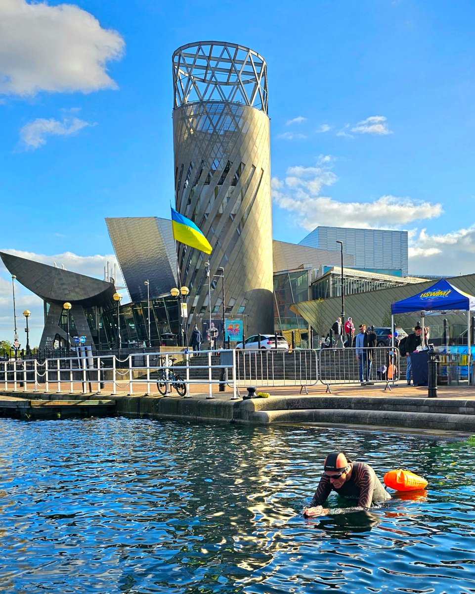 What a wonderful Wednesday 
@MediaCityUK 
#OpenWaterSwimming