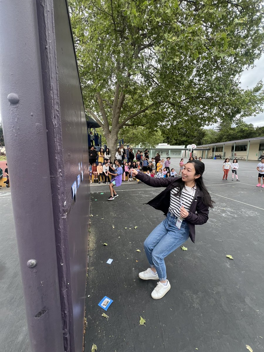 Teachers vs. Students!! ♻️ Trash | Compost | Recycle Relay Race!! Knowing the correct bin helps keep our school and planet 🌎green! 🌳 💦 ♻️ 🐝 @PaloAltoUnified