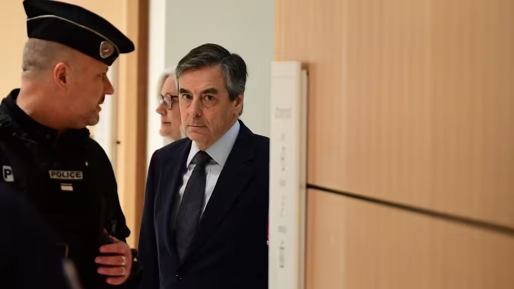 #AffaireFillon : la Cour de cassation confirme la culpabilité de l'ancien Premier ministre mais renvoie à un nouveau procès pour fixer sa peine. #Justice #FrancoisFillon #Fillon #Corruption #Scandal