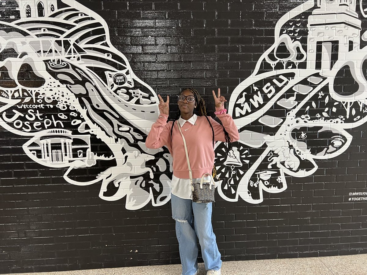NewMarkAVID's tweet photo. Beyond grateful to @MissouriWestern for hosting our @NMMSNorthstars AVID classes for a campus visit. Thank you for making our students feel special and welcome! Being on campus makes the dream of college feel more like a future reality! #AVID4Possibility #ThisIsAVID https://t.co/58ni684Dde
