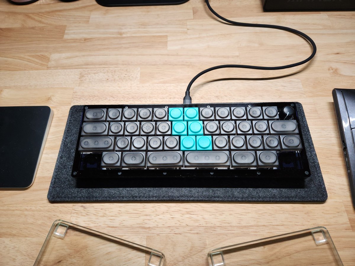 #本日のセットアップ
#キーボード
#Atmoph

Keyboard:bully RP2040 /w AcrylicCase
Switch:Kailh DeepSea Islet
Keycap:Doys
Wristrest:@SPECIAL_PARTS_Y 

QAZ bullyでスタート。
アルミケースも好きだけどアクリルケースの打鍵感もかなり好きです。
なんか塊感がある。