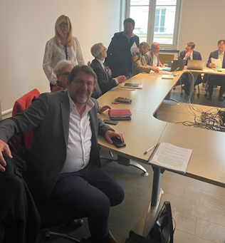 UIMM Champagne-Ardenne (@uimmca) on Twitter photo L'<a href="/uimmca/">UIMM Champagne-Ardenne</a> active sur les Territoires d'industrie (<a href="/ANCTerritoires/">Agence nationale de la cohésion des territoires</a>) ! Lancement ce jour du TI du <a href="/GrandReims/">Grand Reims</a> avec <a href="/Prefet51/">Préfet de la Marne 🇫🇷</a> et <a href="/ArnaudRobinet/">Arnaud Robinet</a>.
<a href="/C_Brethon/">Christian BRETHON</a> a salué l’ouverture vers la métallurgie (après la bioéconomie) souligné l’importance des actions face aux défis à relever. L'<a href="/uimmca/">UIMM Champagne-Ardenne</a> active sur les Territoires d'industrie (<a href="/ANCTerritoires/">Agence nationale de la cohésion des territoires</a>) ! Lancement ce jour du TI du <a href="/GrandReims/">Grand Reims</a> avec <a href="/Prefet51/">Préfet de la Marne 🇫🇷</a> et <a href="/ArnaudRobinet/">Arnaud Robinet</a>.
<a href="/C_Brethon/">Christian BRETHON</a> a salué l’ouverture vers la métallurgie (après la bioéconomie) souligné l’importance des actions face aux défis à relever.