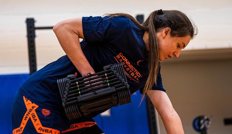 Esta es la primera foto de Helena Pueyo como jugadora de la WNBA 🧡