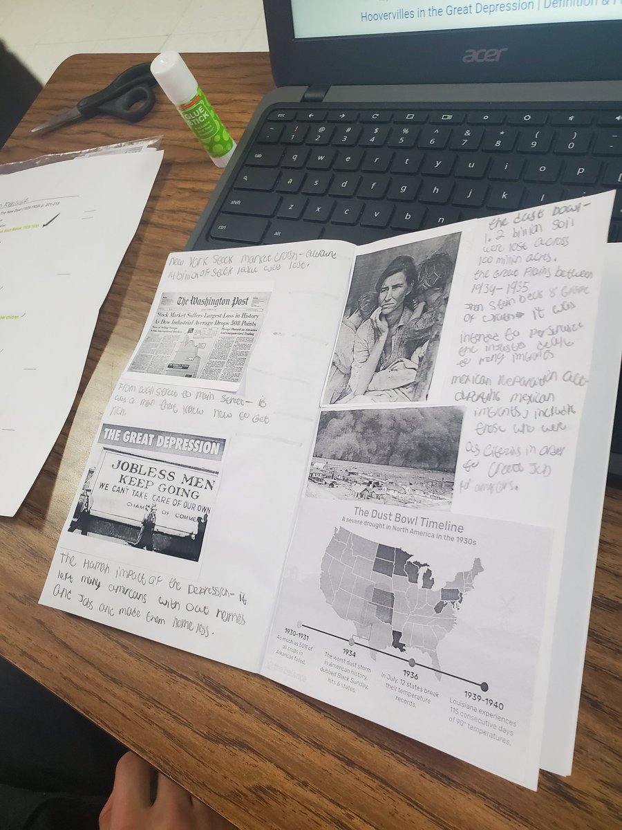 Students engaged and creating a booklet about The New Deal. @Acuna008 @YsletaISD