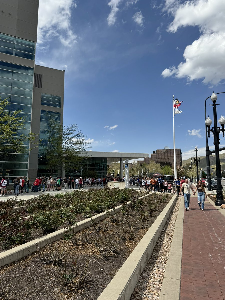 frank_seravalli's tweet photo. Fans are wrapped around @deltacenter on a warm spring afternoon in downtown Salt Lake City hoping for a chance to get inside and welcome the #Yotes to Utah. https://t.co/F3JbZcExHd