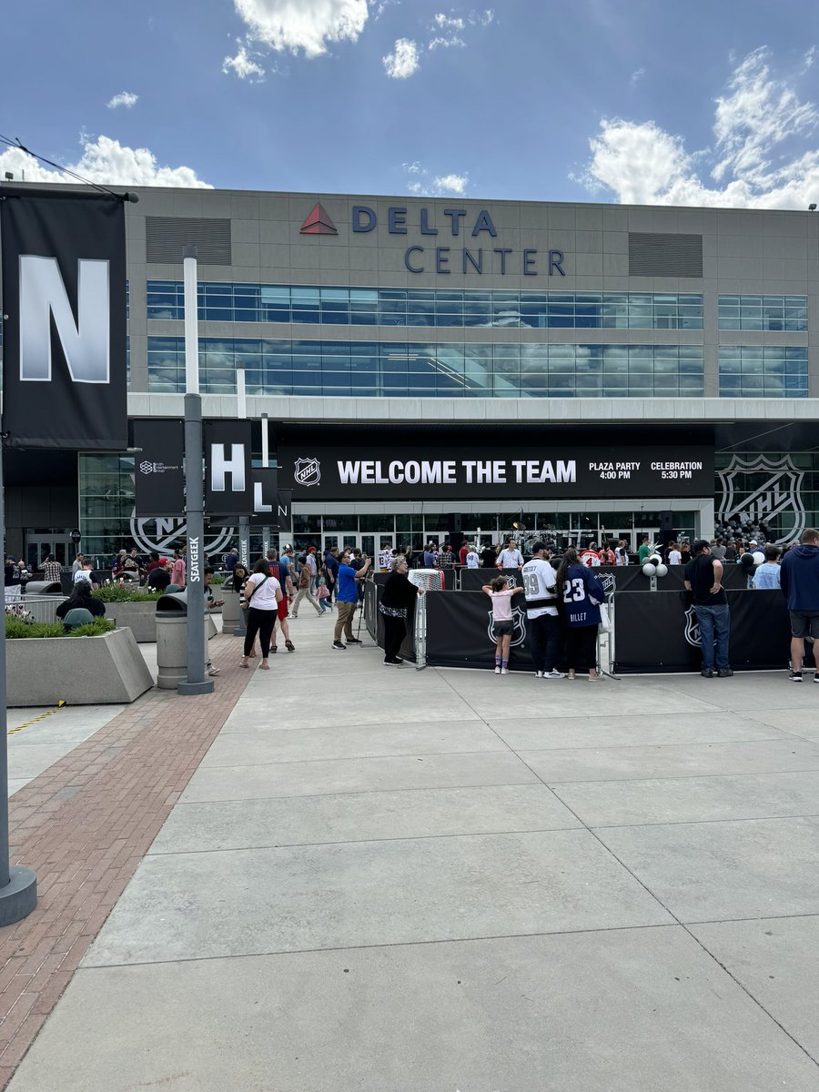 frank_seravalli's tweet photo. Fans are wrapped around @deltacenter on a warm spring afternoon in downtown Salt Lake City hoping for a chance to get inside and welcome the #Yotes to Utah. https://t.co/F3JbZcExHd