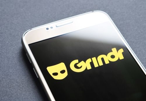 📰 Dating/social networking app @Grindr, which is geared toward the #LGBTQ community, is in legal hot water for allegedly selling the private information, including #HIV status, of “potentially thousands” of users to #advertisers.❗ ❗  #lgbtqhealth 

buff.ly/3UhuZsD