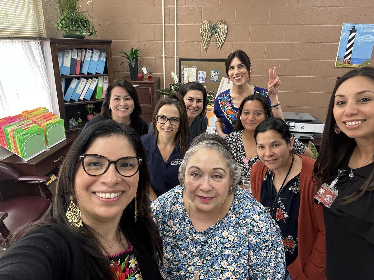 Happy Administrative Professionals Day to our dearest Maria Elena! She is the backbone of our department. We love you! 🌻🎉@EISDofSA