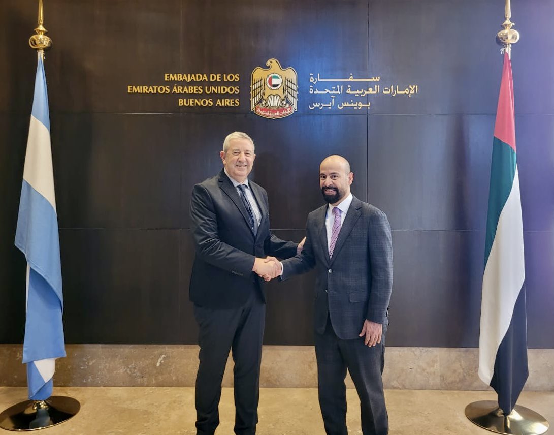 Me reuní con el Embador de los Emiratos Árabes Unidos, S.E. Saeed Abdulla Alqemzi; país con el que firmamos un tratado bilateral de inversiones que esperamos sea pronto aprobado en el Congreso, porque abre la posibilidad de comercio bilateral y grandes inversiones recíprocas.🇦🇷🇦🇪