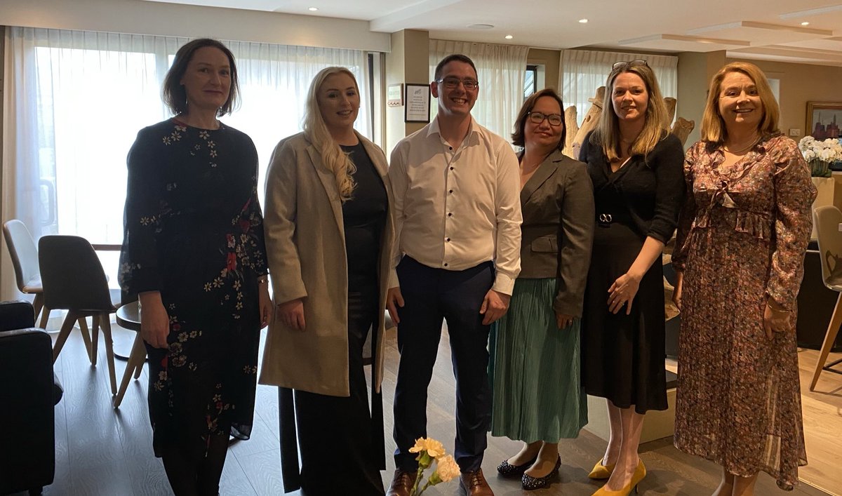 #SJHNursing AGM 🌸 💡Thank you all for representing ⁦@stjamesdublin⁩ & engaging with ⁦@Magnet4Europe⁩ .. 🇮🇪 🇪🇺🇮🇪🍰🧲…each inspiring role models & leaders ..⁦Marian, ⁦@BridByrne4⁩, Jamie, Jheannie & ⁦@emilynajo⁩ #Proud 🏅